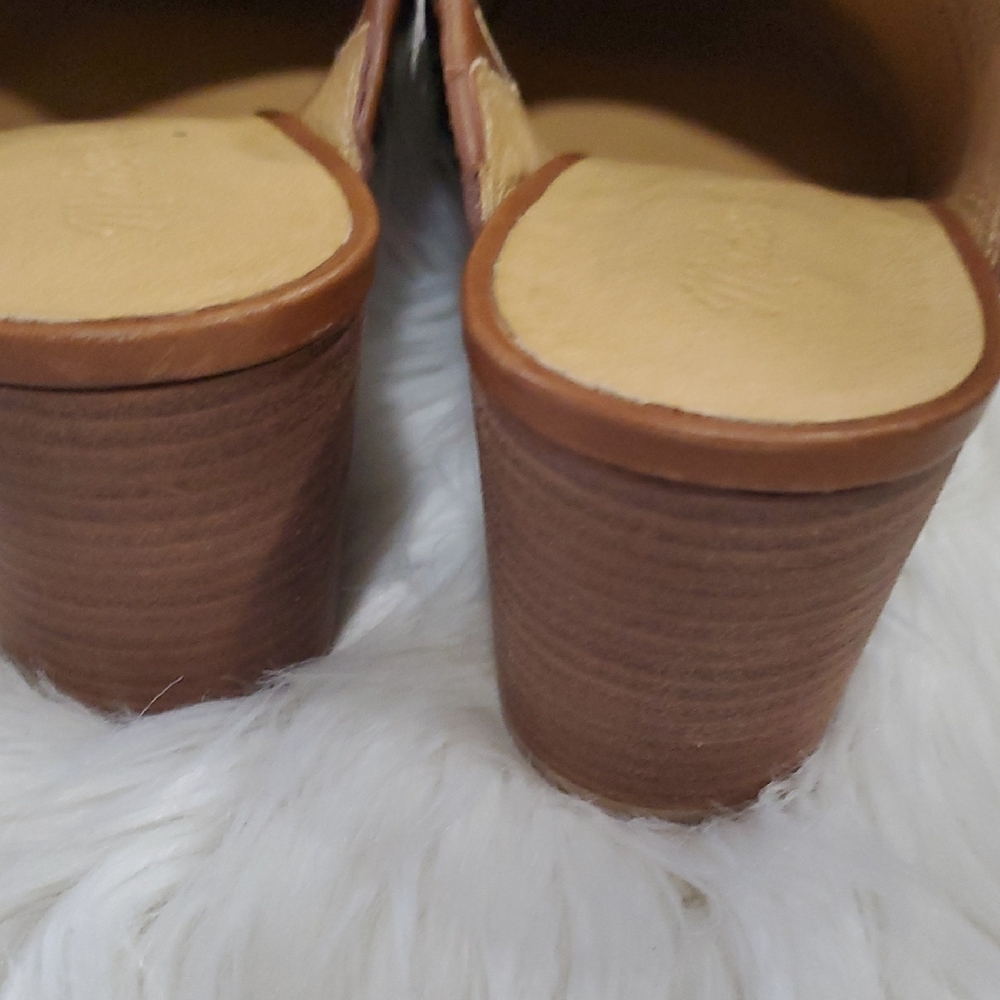 Madewell Classic Brown Leather  Slip-On Loafers - Picture 12 of 13